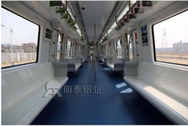 透过重庆轨道5号车厢将采用铝合金车厢，发现车厢用铝优点